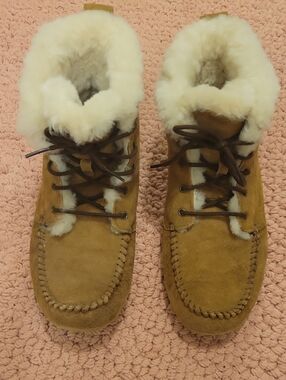 UGG Chestnut Brown Chickaree Moccassin Suede Shearling Lined Boots 8